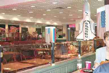 in pizzeria - a questa immagine è
collegata l'immagine ingrandita