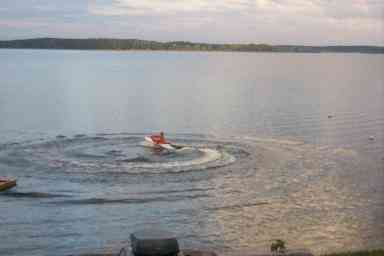 sulla modo d'acqua- questa immagine &egrave; collegata l'immagine ingrandita