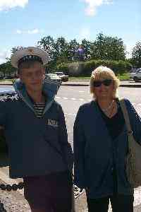 col
marinaio della motonave
Aurora - questa immagine &egrave; collegata l'immagine ingrandita