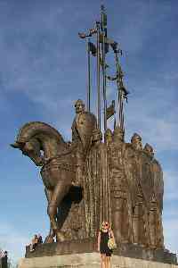 statua
vicino a Pskov- questa immagine è collegata l'immagine ingrandita